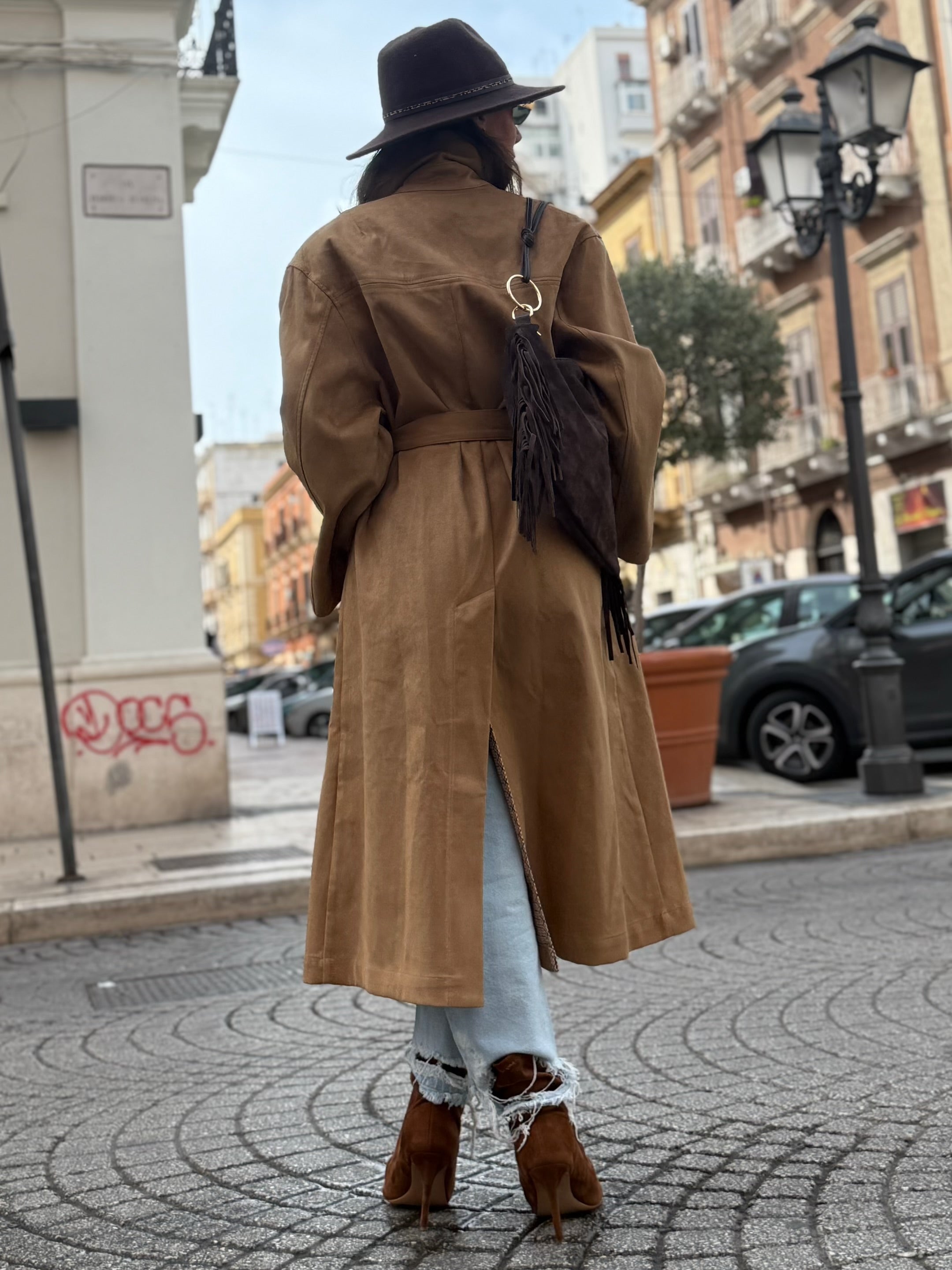 Trench Lumina