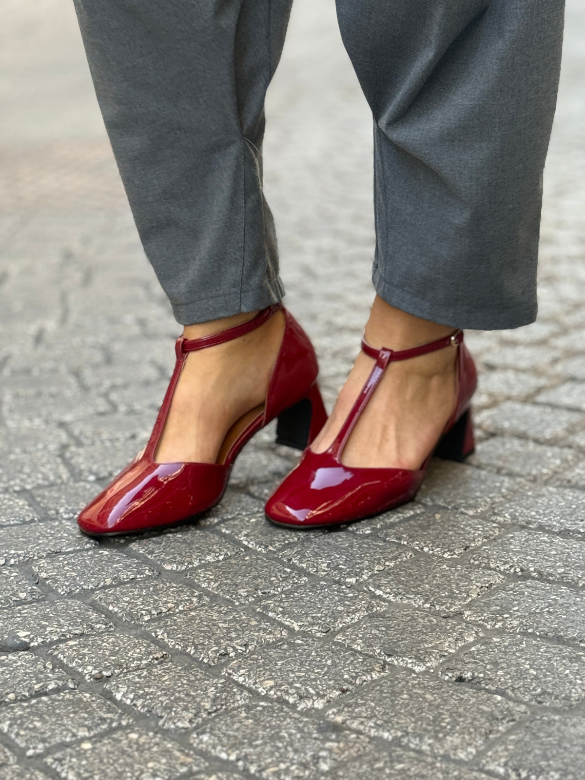 Décolleté Strap Cherry