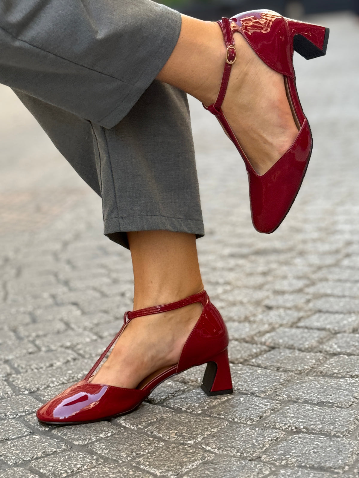 Décolleté Strap Cherry